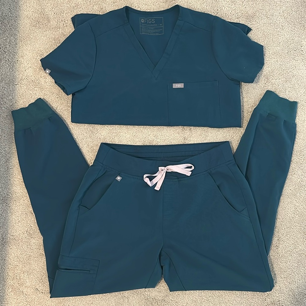 Figs Top and Bottom- Caribbean Blue